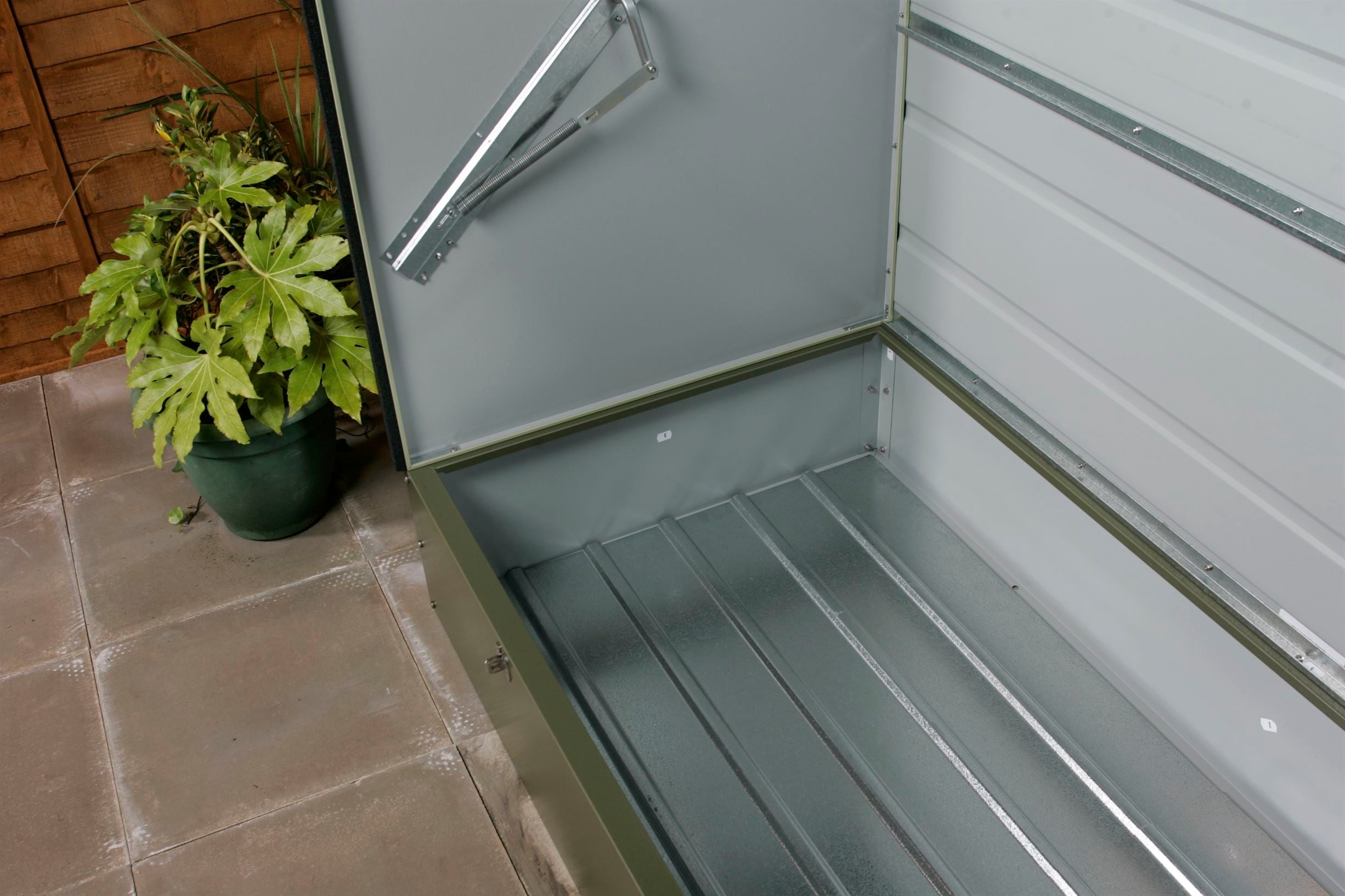 Trimetals 6 4 x 2 9 Metal Bicycle Store My Secure Garden